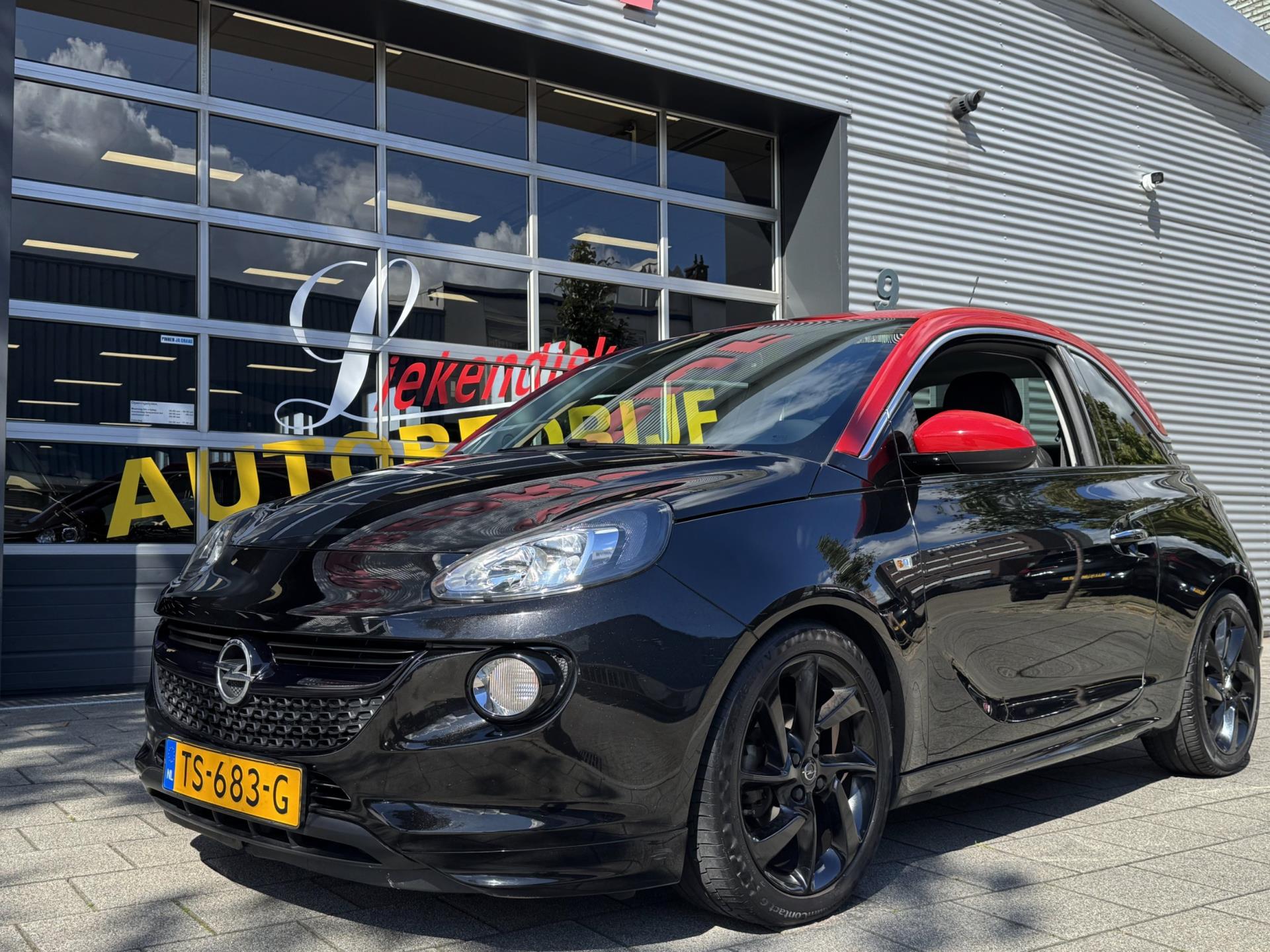 Opel Adam 1.0 Turbo Unlimited - Navigatie I Airco I Sport pakket & 17 inch velgen I PDC I LED I Dealer onderhouden 2018 - voorkant