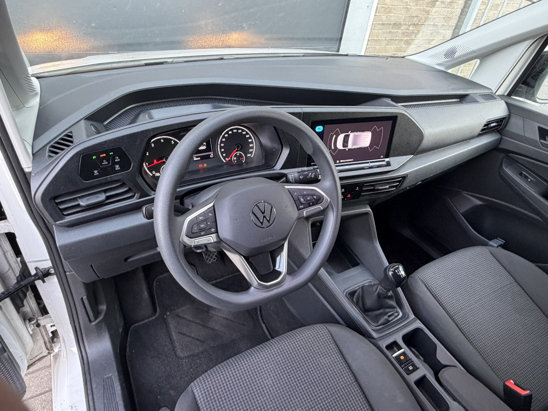Foto van Volkswagen Caddy Modified Partition Wall