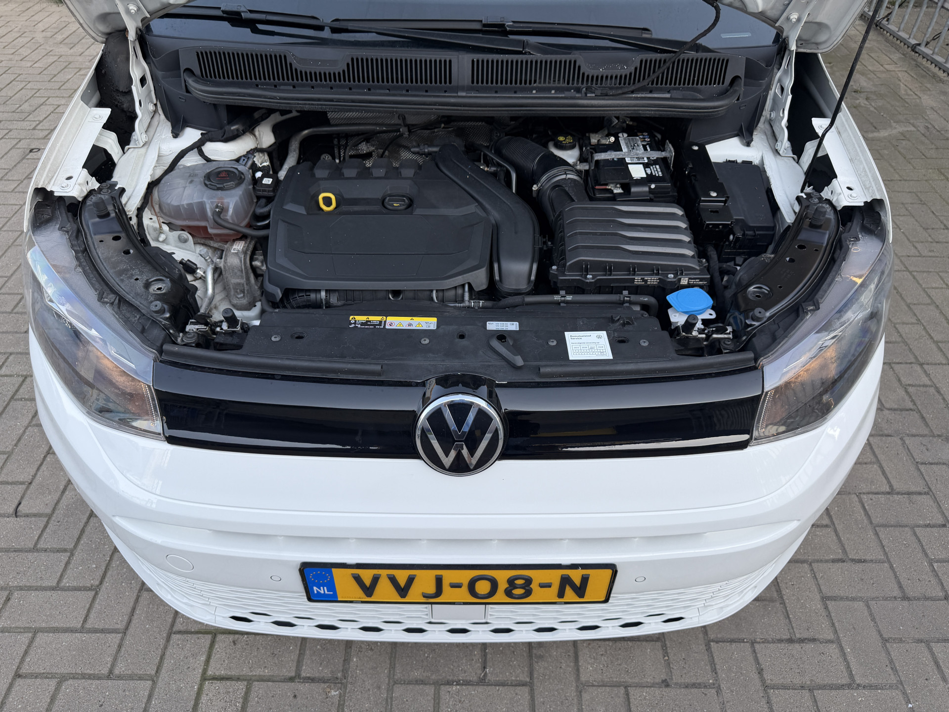 Foto van Volkswagen Caddy Modified Partition Wall