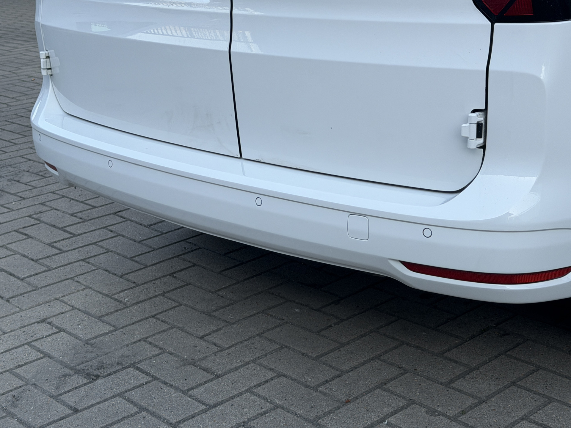 Foto van Volkswagen Caddy Modified Partition Wall