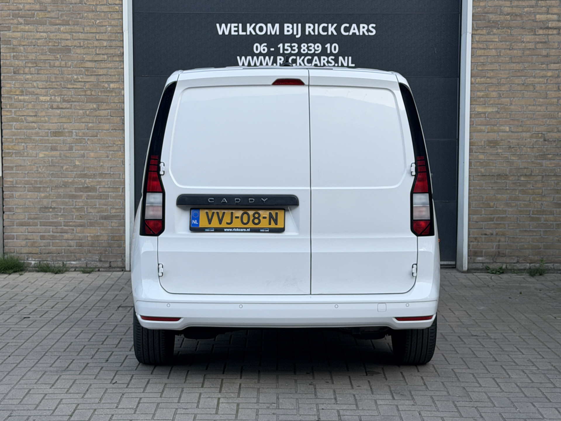 Foto van Volkswagen Caddy Modified Partition Wall