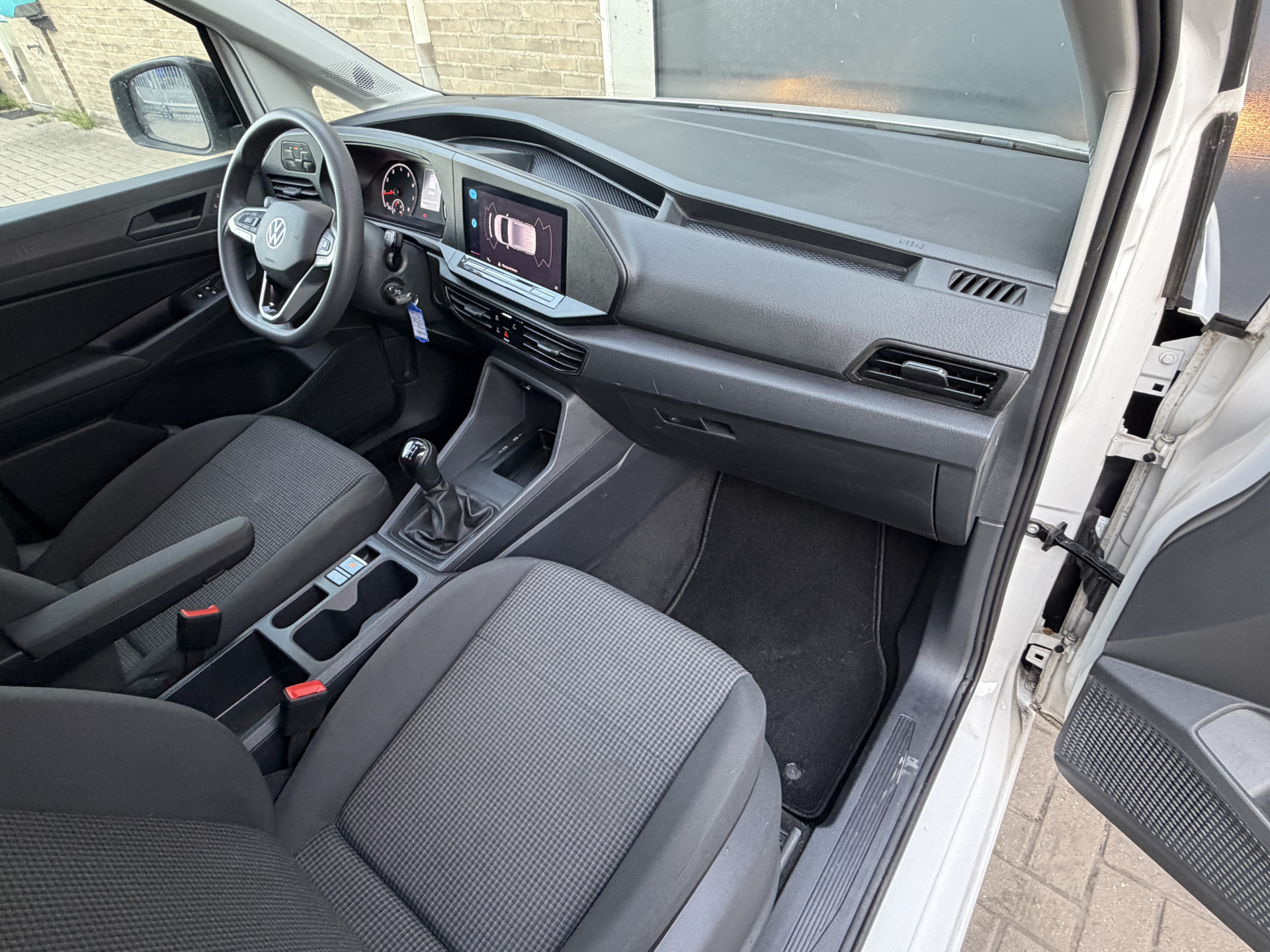 Foto van Volkswagen Caddy Modified Partition Wall