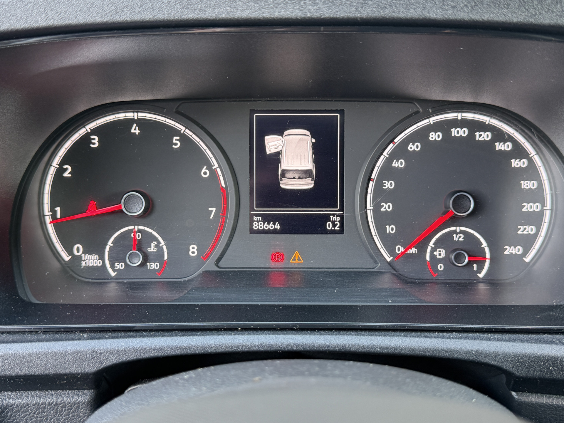 Foto van Volkswagen Caddy Modified Partition Wall