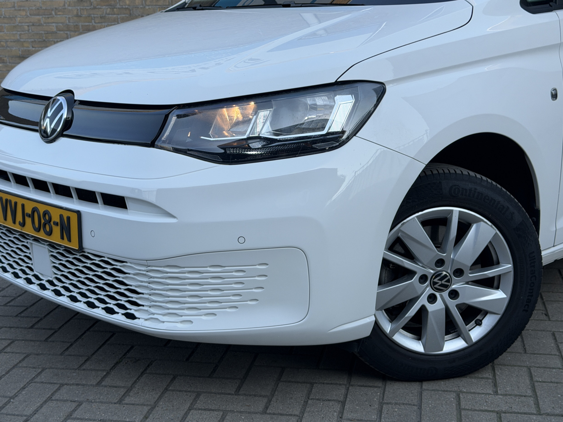 Foto van Volkswagen Caddy Modified Partition Wall