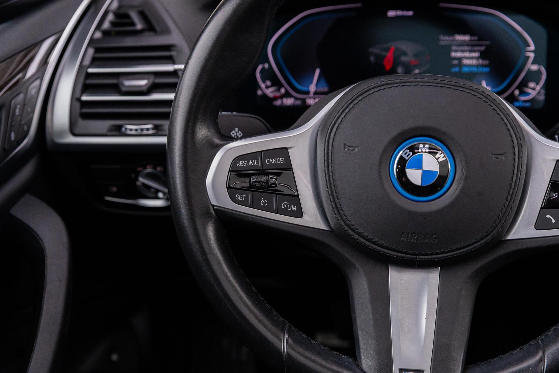 Foto van BMW X3 Xdrive30e
