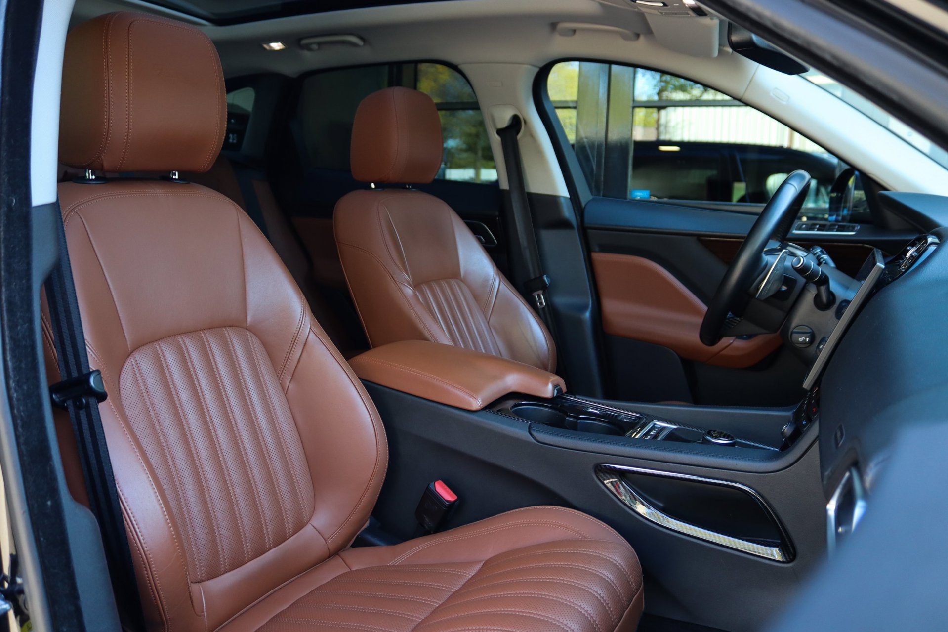 Foto van Jaguar Jaguar F-pace