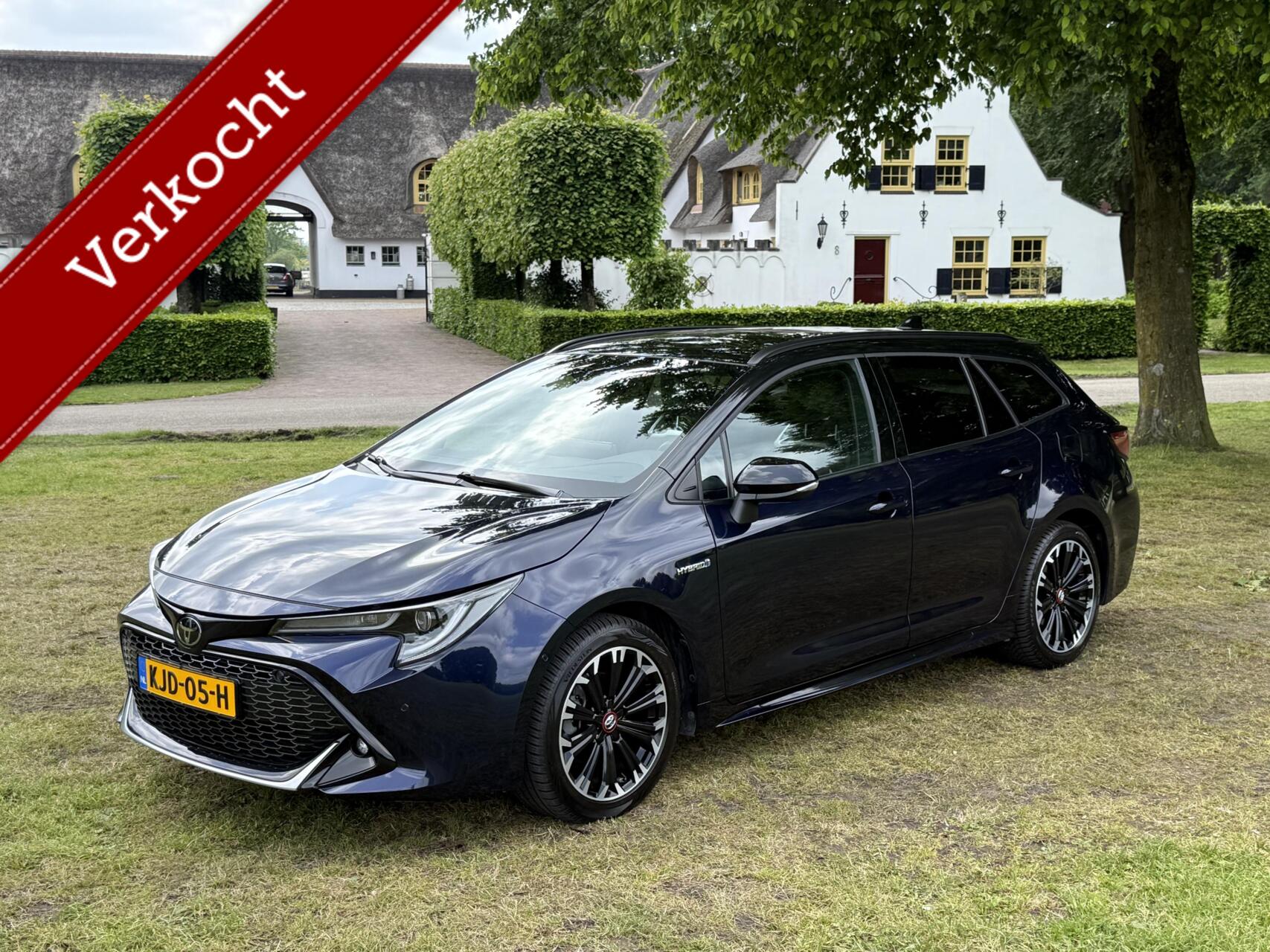 Toyota Corolla Touring Sports 1.8 Hybrid GR Sport 1e Eigenaar 2021 - voorkant
