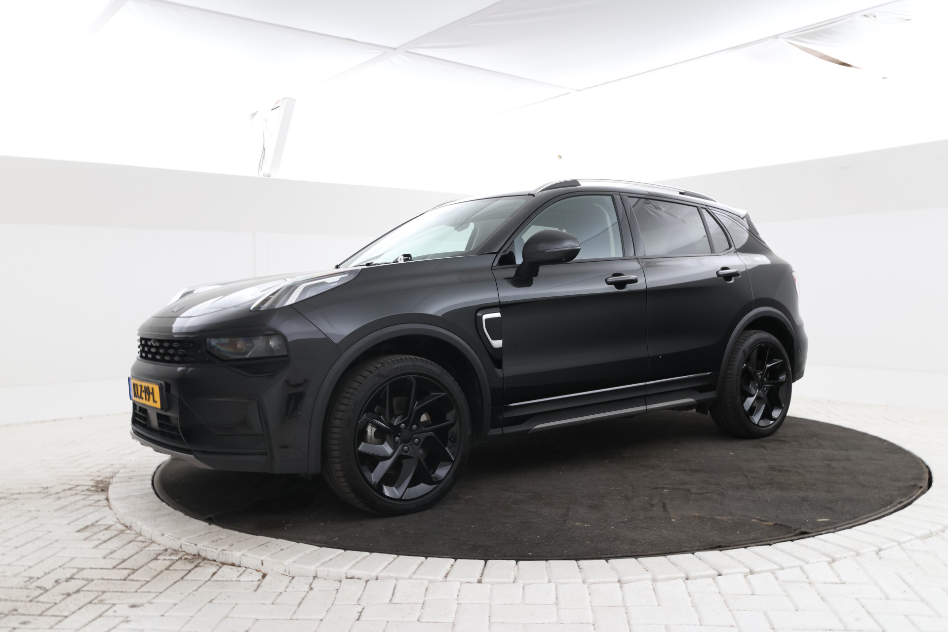 Foto van LYNK&CO LYNK & CO 01