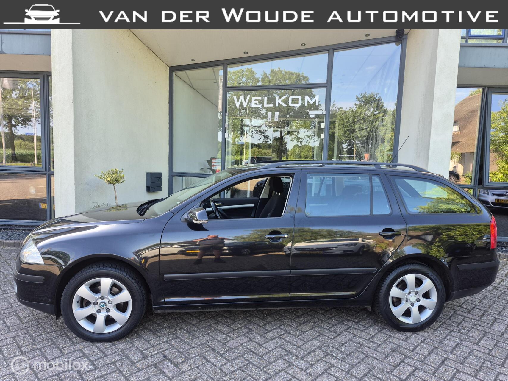 Skoda Octavia 1.6 FSI Ambiente '08|Airco|Cruise|T.Haak 2008 - voorkant