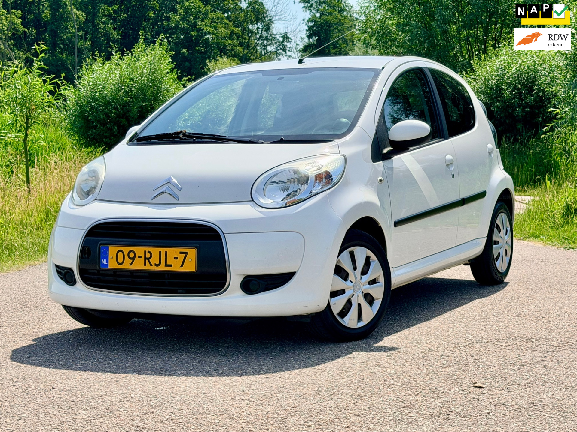 Citroen Citroen C1 1.0-12V Ambiance Airco Centrale Deurvergrendeling NIEUWE APK Radio/CD NAP 2011 - voorkant