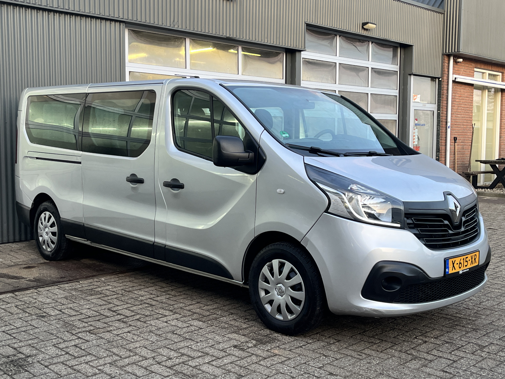 Renault Trafic Passenger 1.6 dCi Grand Authentique Energy 2018 - voorkant