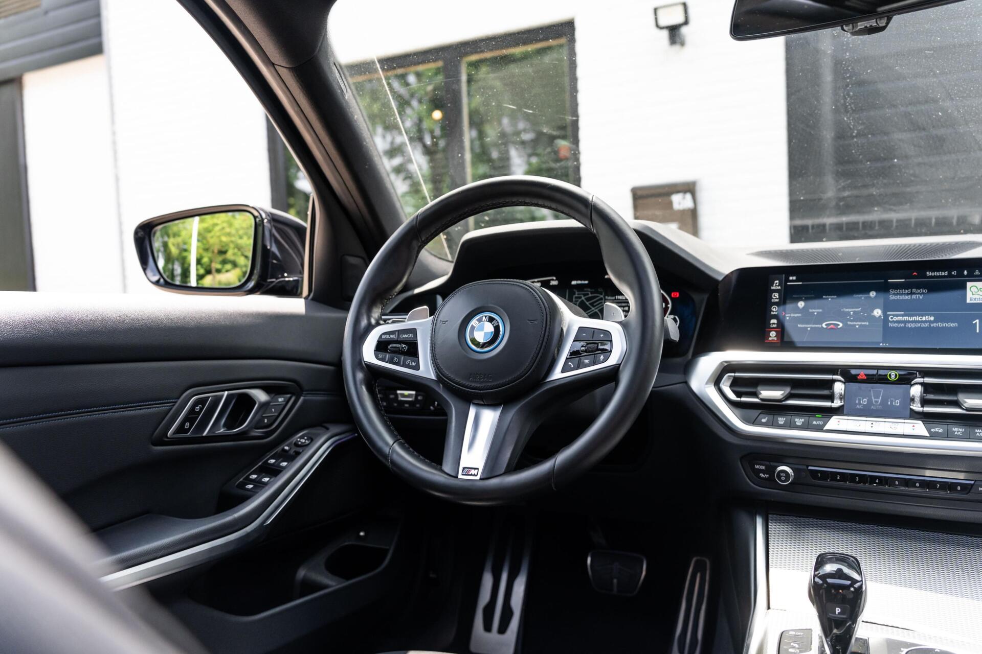 Foto van BMW 330e