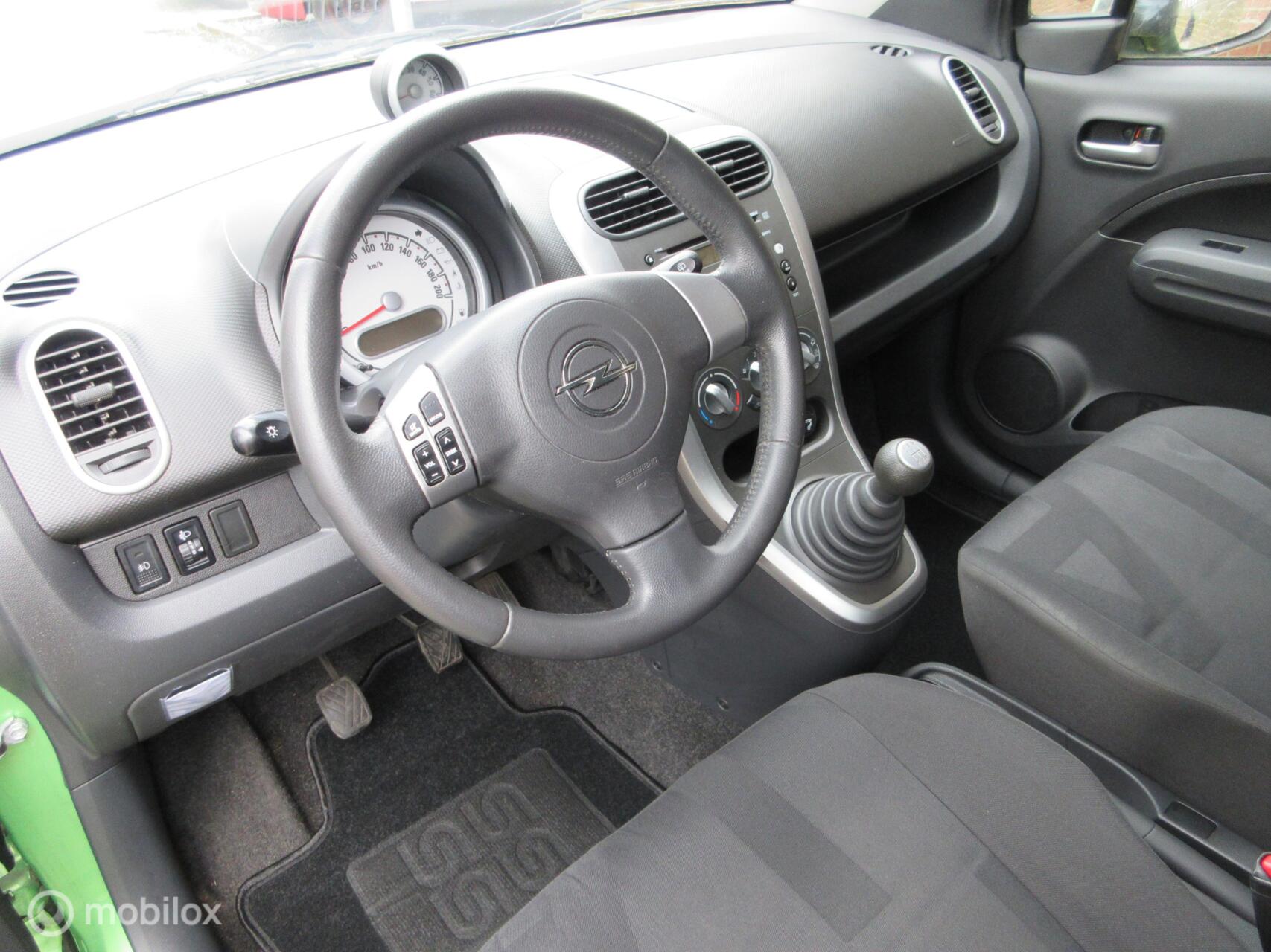 Foto van Opel Agila