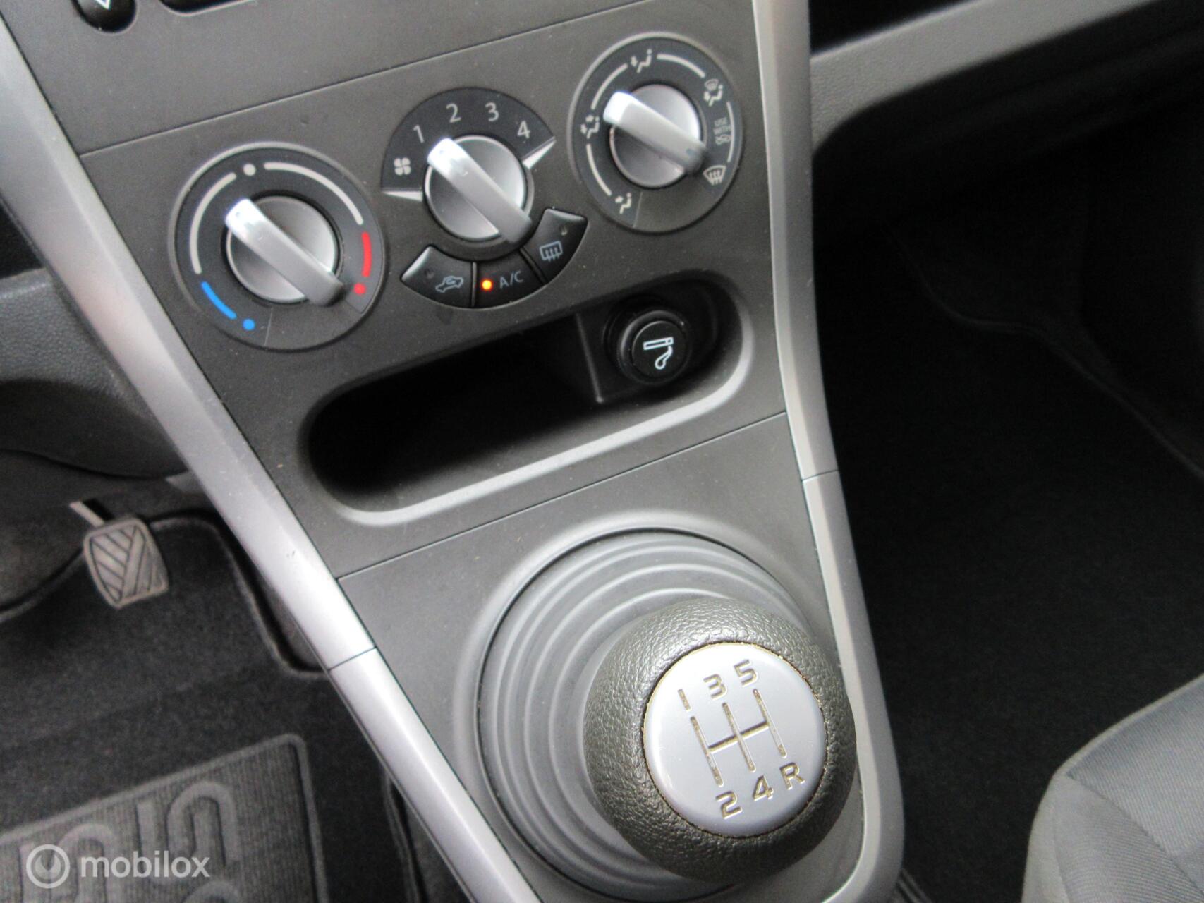 Foto van Opel Agila