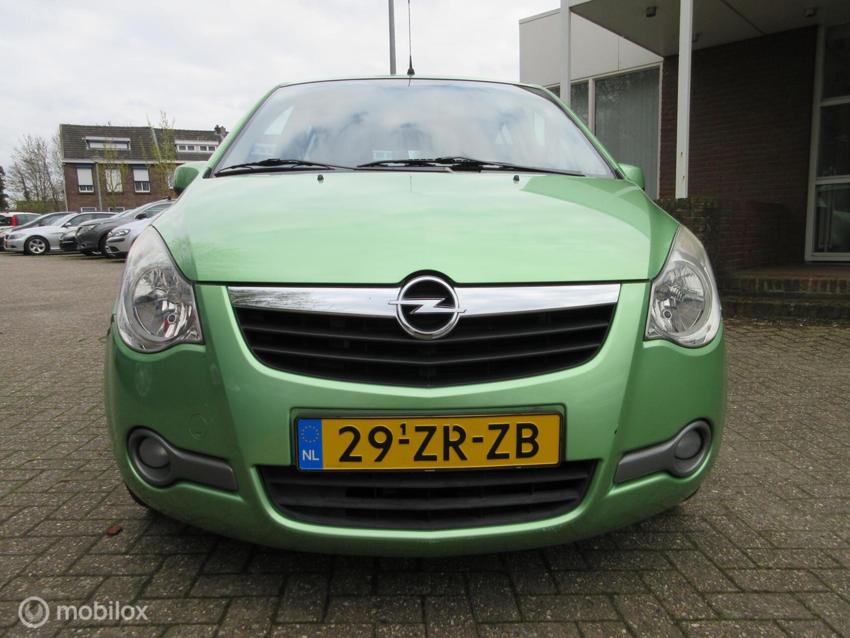Foto van Opel Agila