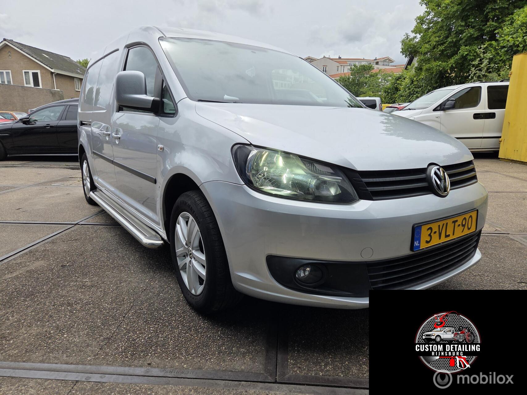 Volkswagen Caddy 1.6 TDI Maxi AUT leder airco NAP 2011 - voorkant