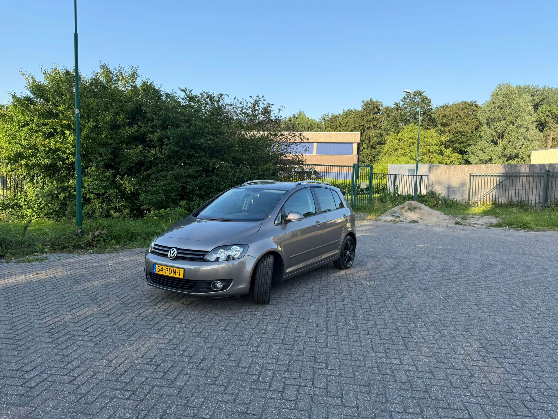Volkswagen Golf Plus 1.2 TSI Tour II BlueMotion 2011 - voorkant