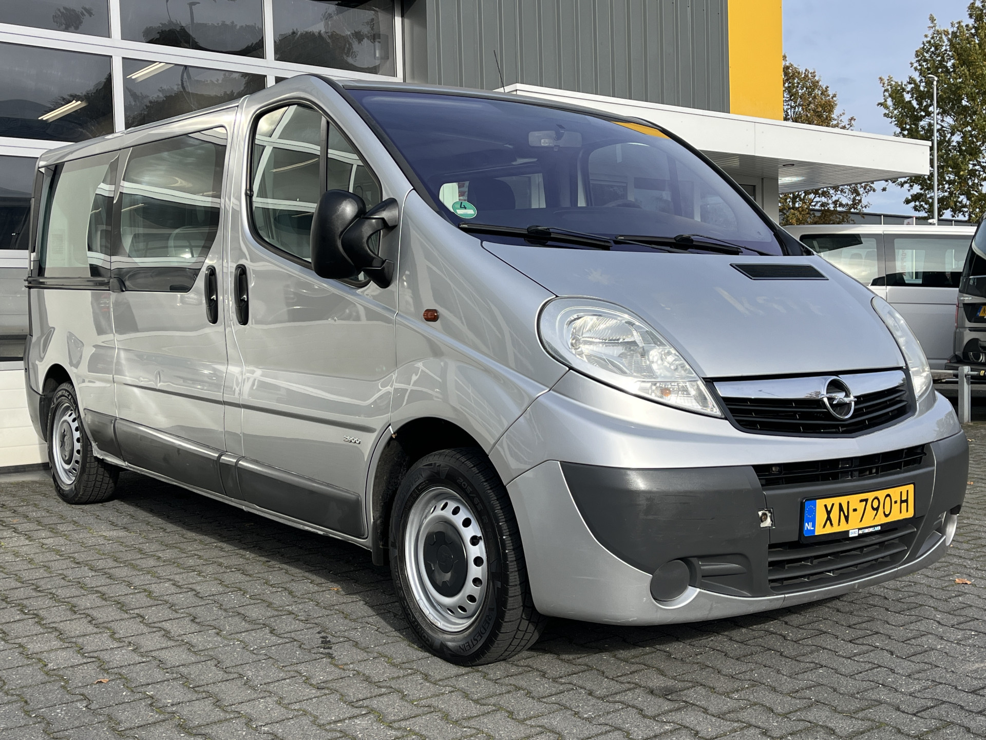 Opel Vivaro Combi 2.0i L2H1 9-persoons 2008 - voorkant