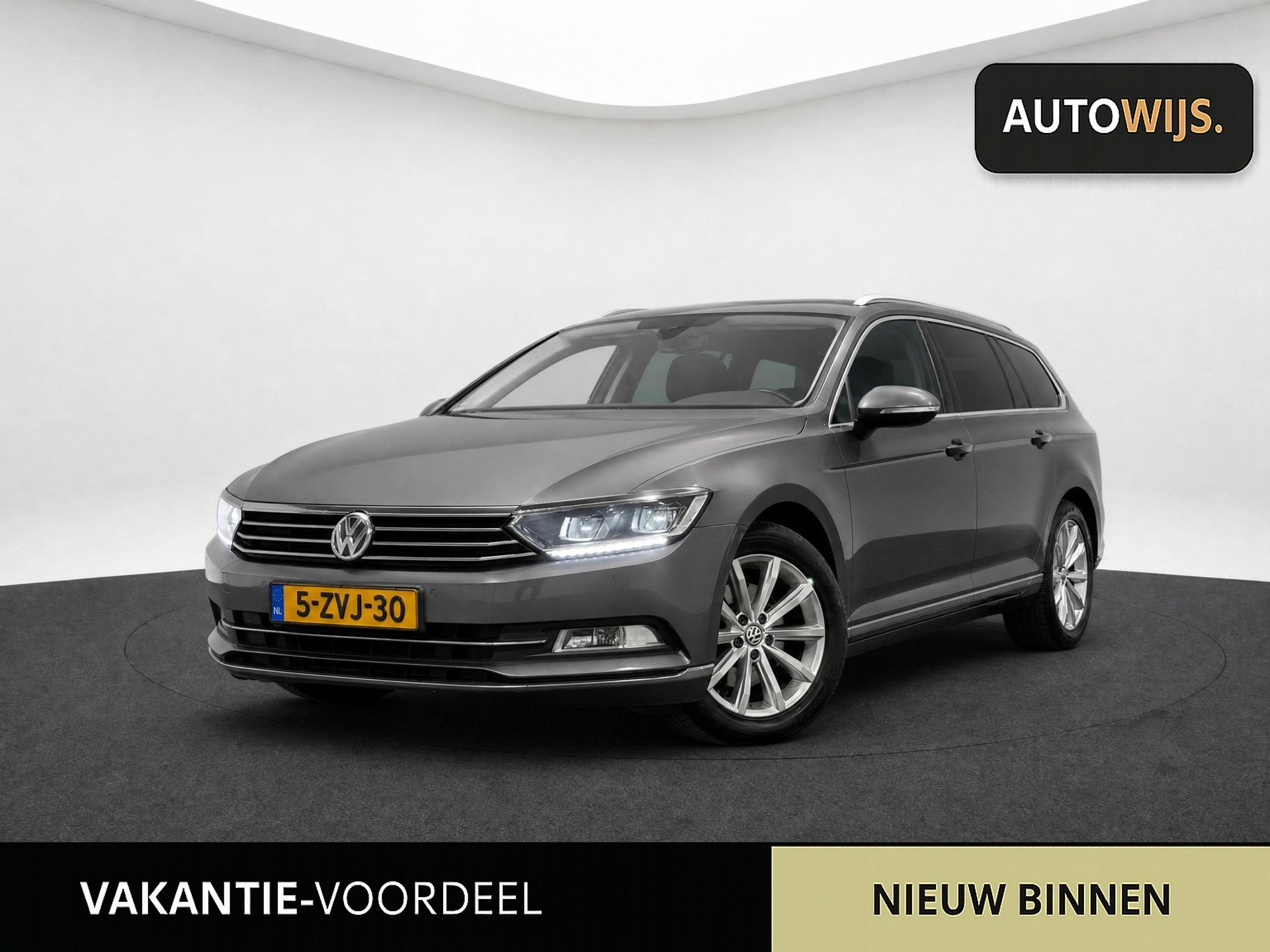 Volkswagen Passat 1.6 TDI Highline|PANO|ALCANTARA|ELEKSTOELEN|LED|NL AUTO 2015 - voorkant