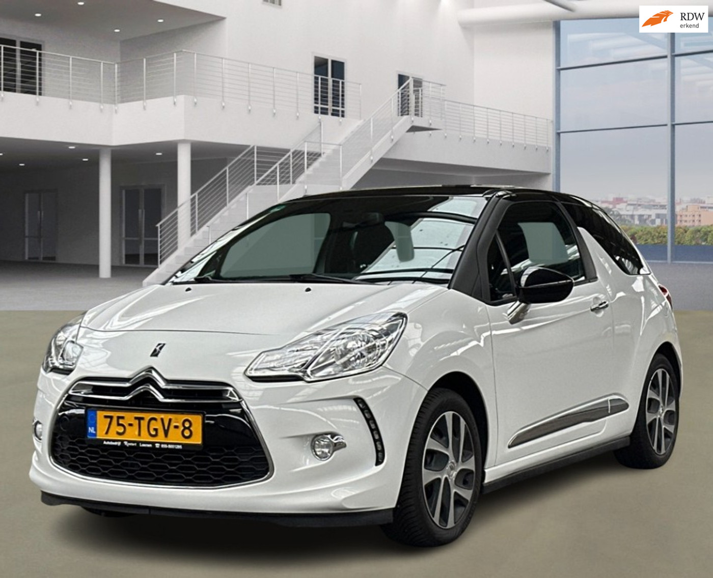 Citroen Ds3 1.6 E-HDI 92pk So Chic ECC/cruise/navi/PDC/trekhaak 1e eigenaar 2012 - voorkant