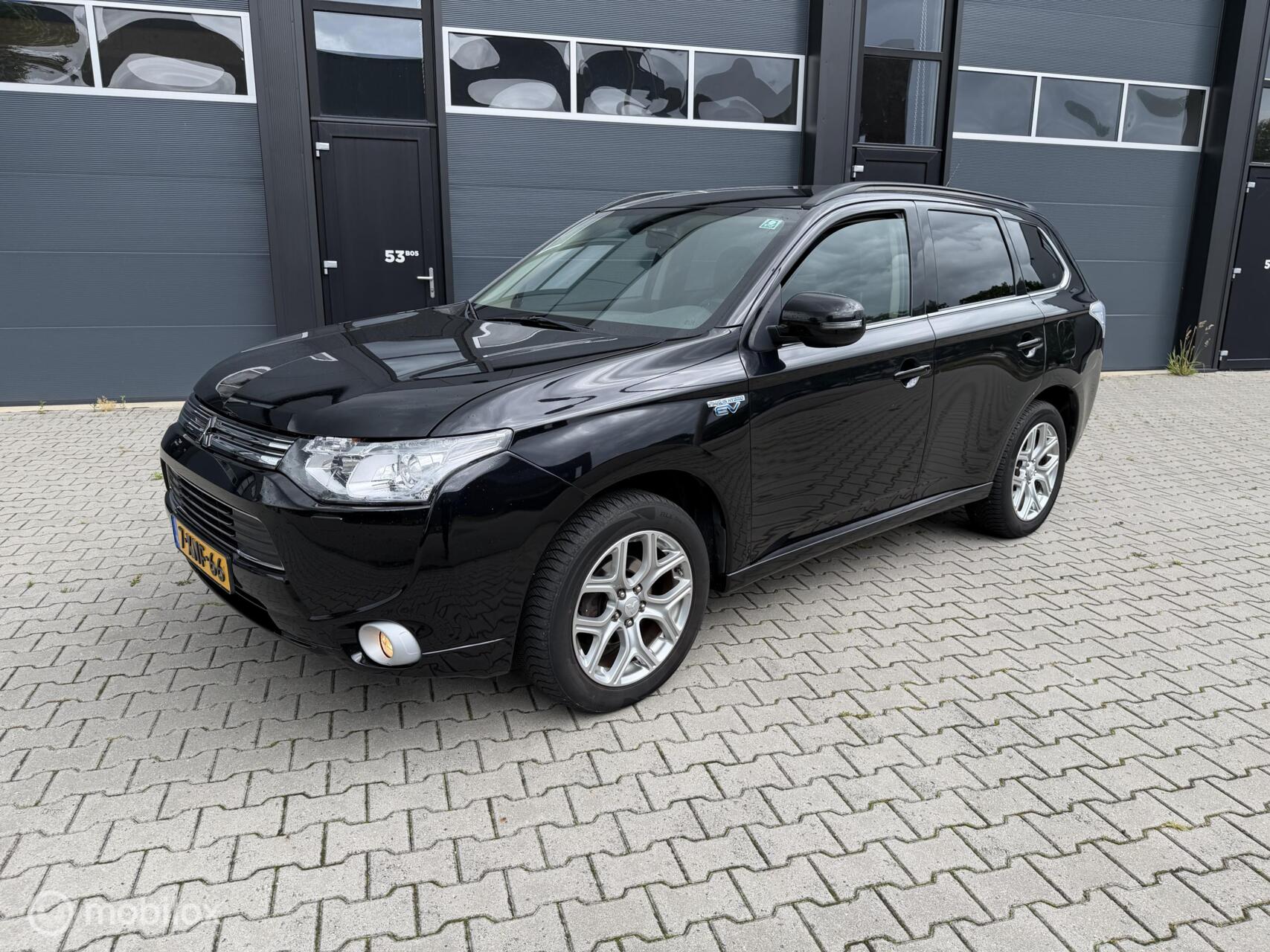 Foto van MITSUBISHI MITSUBISHI OUTLANDER
