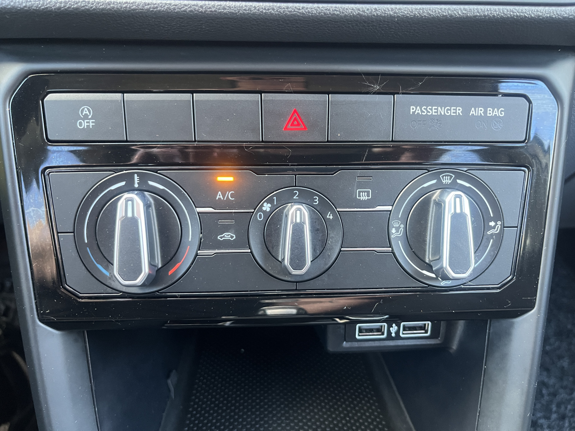 Foto van Volkswagen T-cross