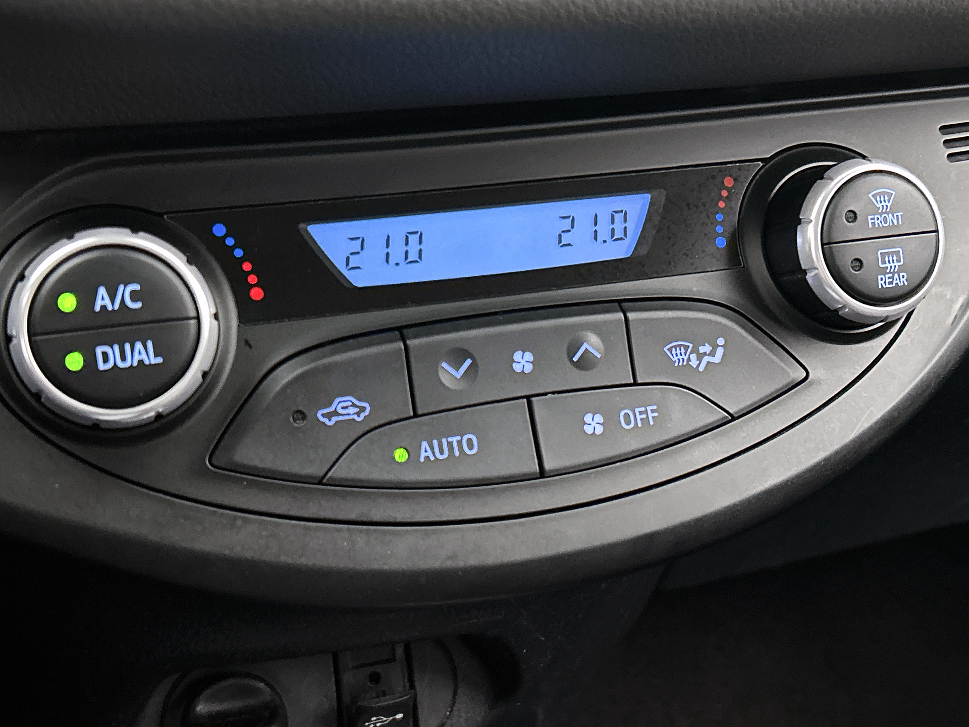 Foto van Toyota Toyota Yaris Hybrid