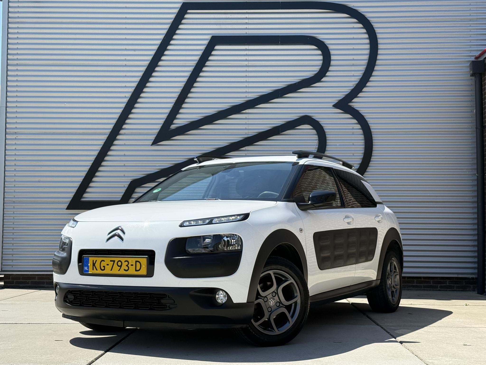 Citroen C4 Cactus 1.2 PureTech Shine 2016 - voorkant