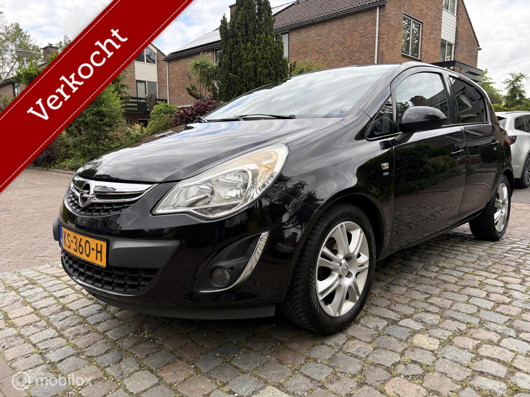 Opel Corsa 1.4-16V Cosmo AC/ELEK RAMEN/VELGEN/APK/Rijklaar!! 2011 - voorkant