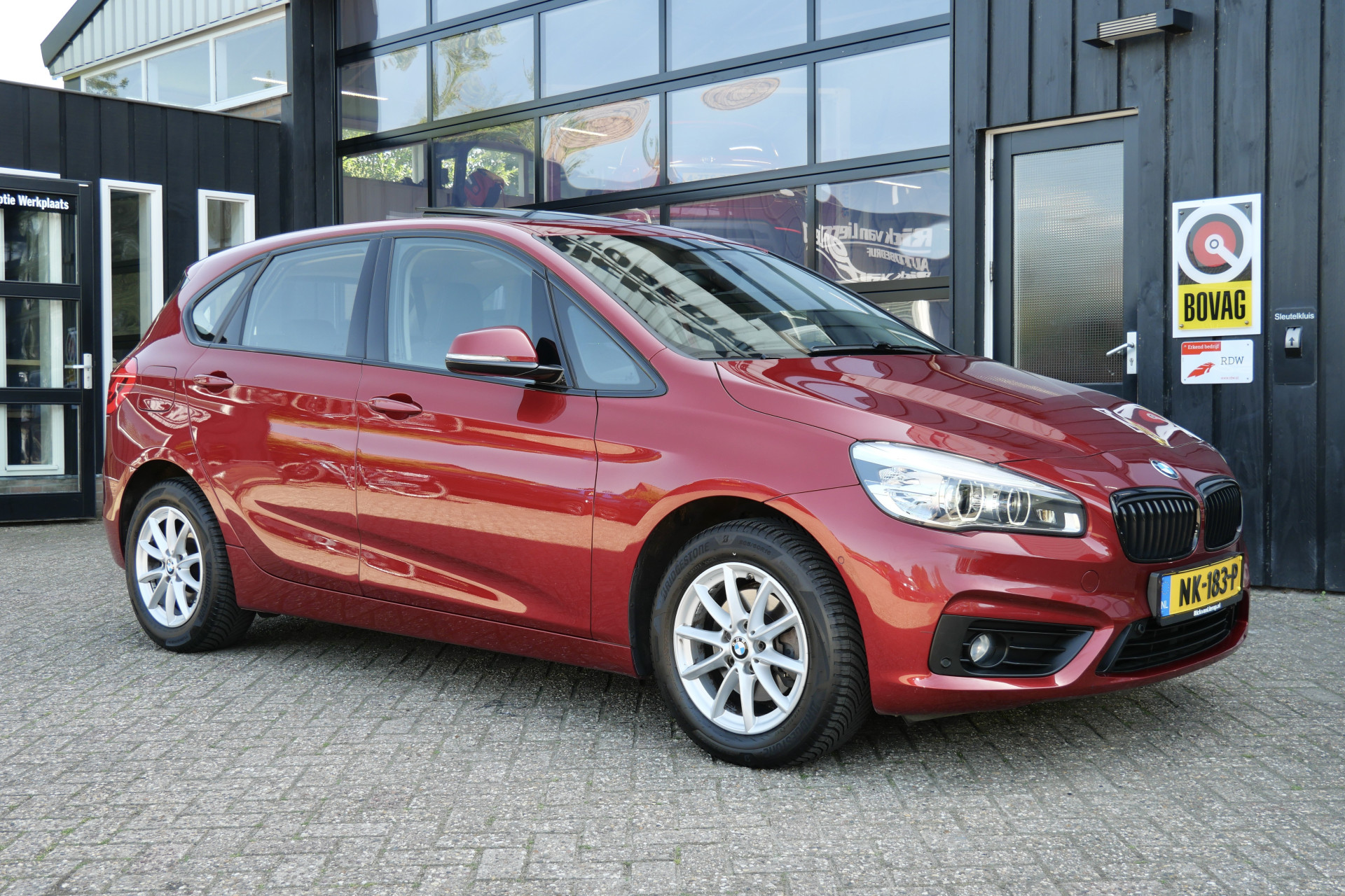 BMW 218i Active Tourer 218i Centennial Executive Automaat 2017 - voorkant