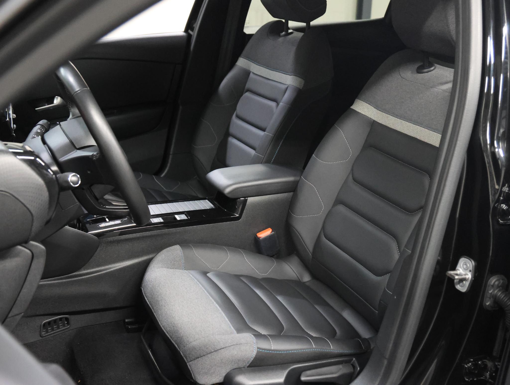 Foto van Citroen E-c4