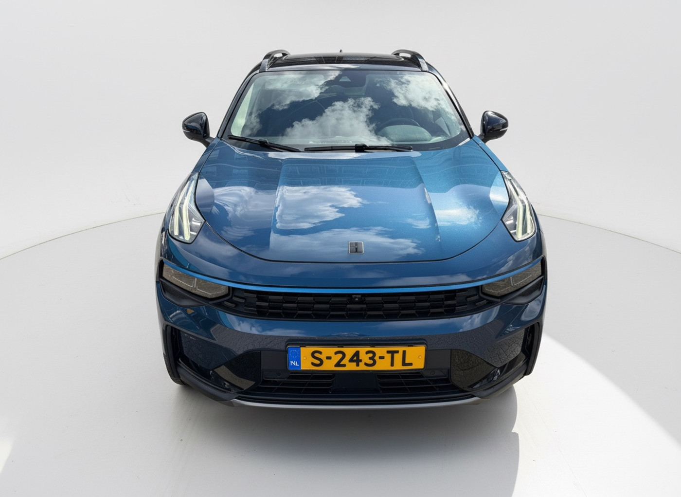 Foto van Lynk&co LYNK & Co 01