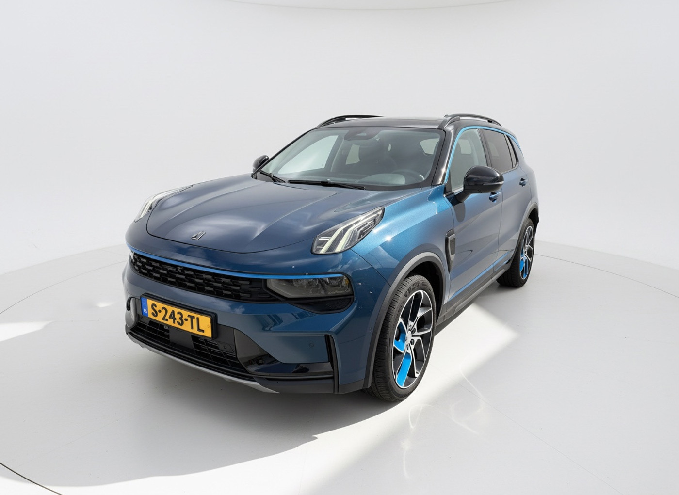 Foto van Lynk&co LYNK & Co 01