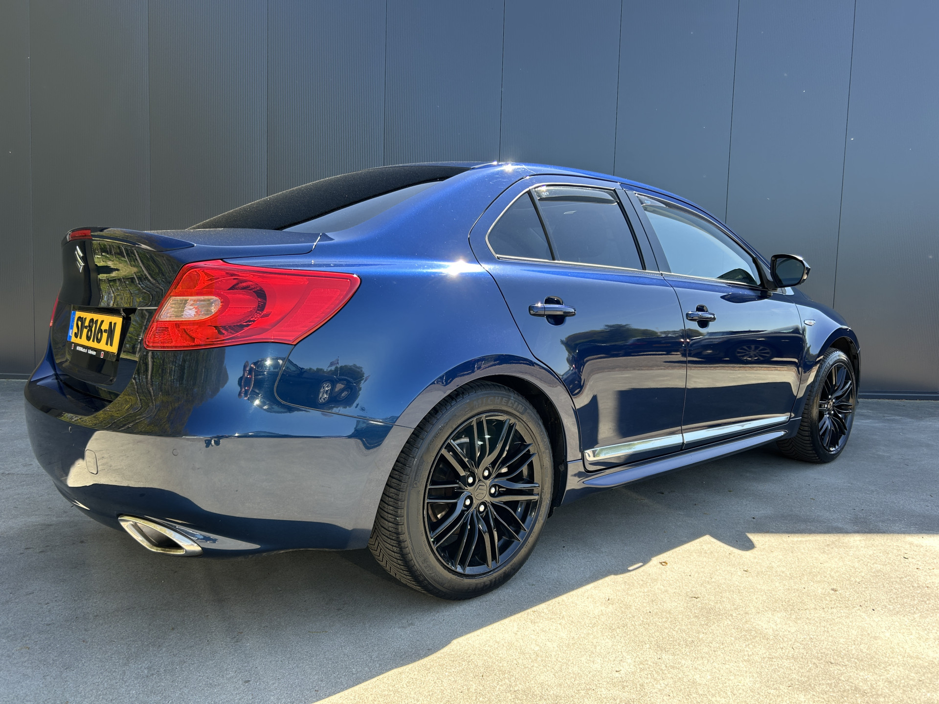 Foto van Suzuki Kizashi