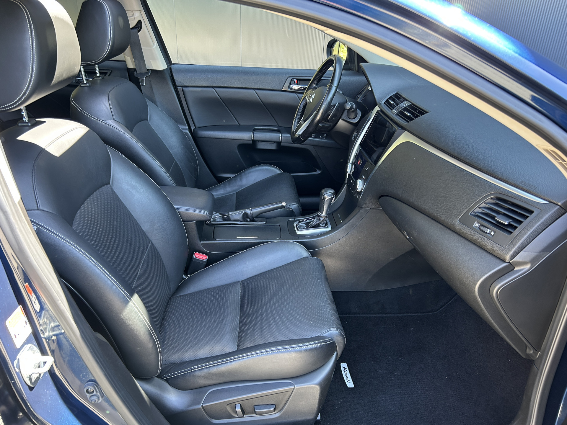 Foto van Suzuki Kizashi