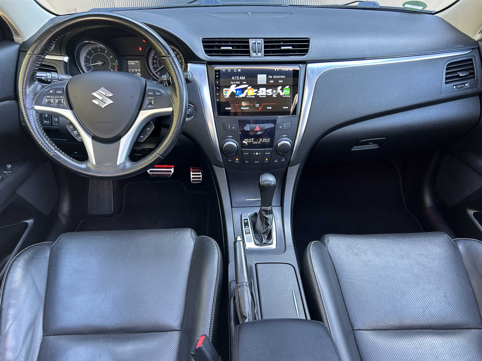 Foto van Suzuki Kizashi