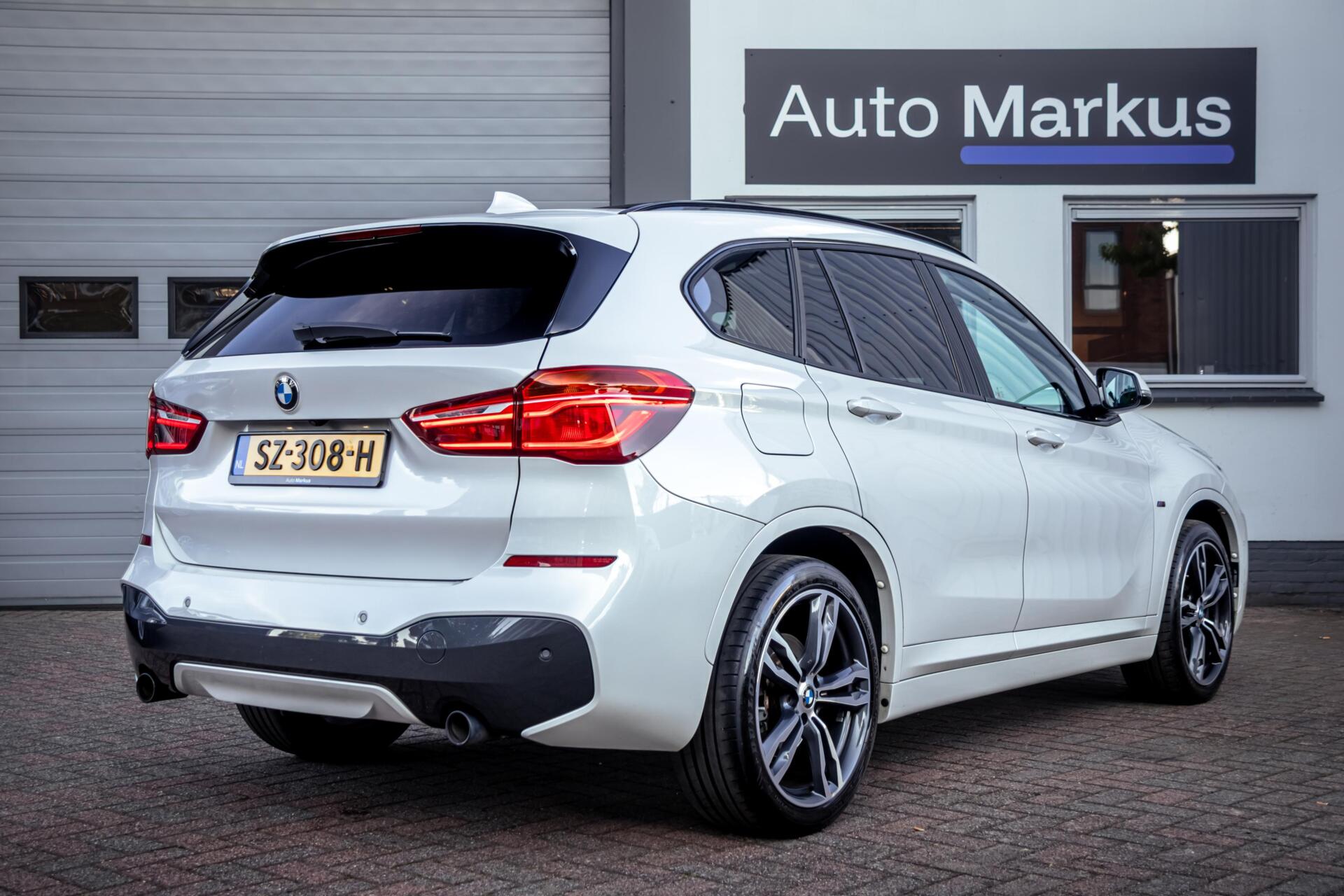 Foto van BMW X1 Xdrive20i