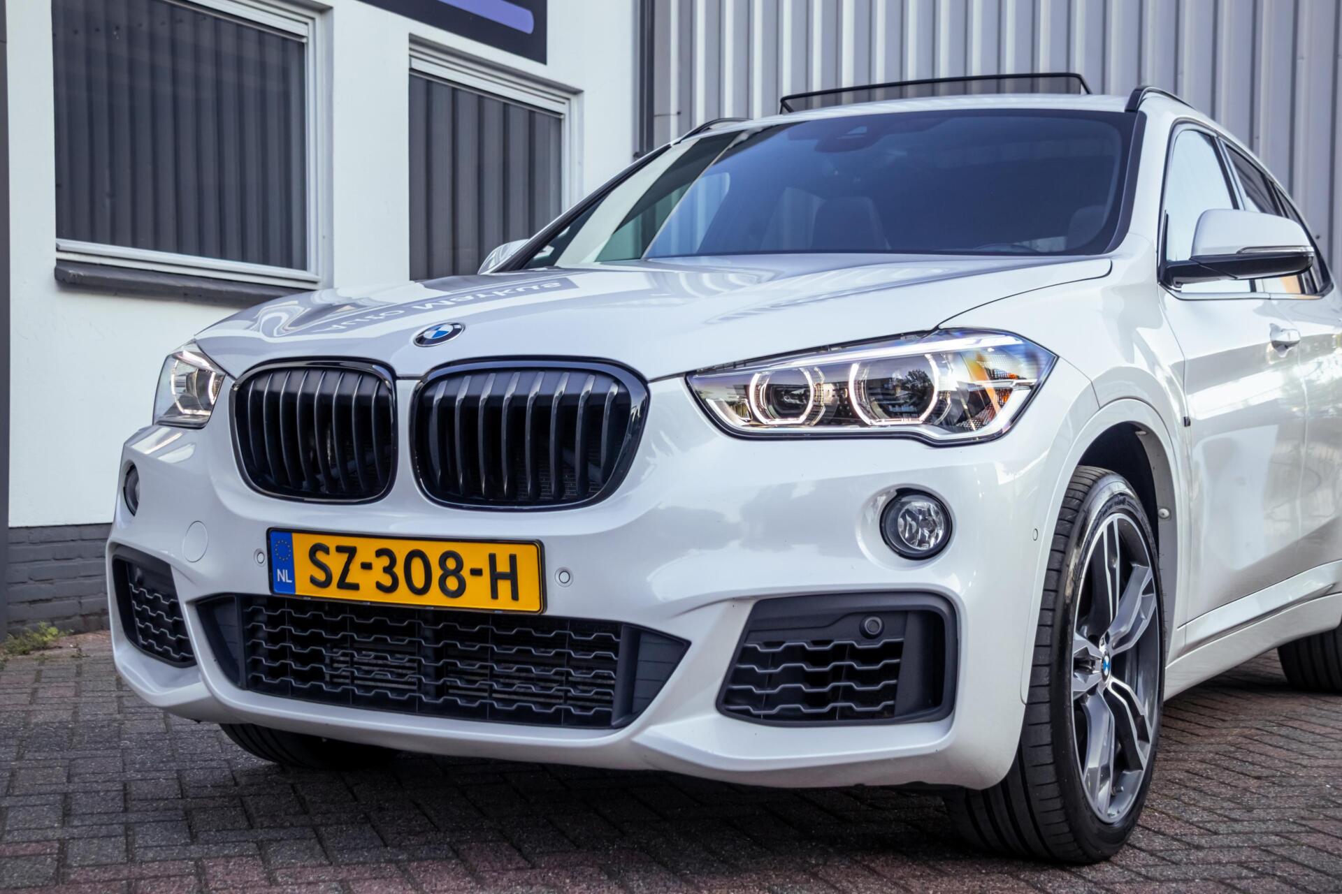 Foto van BMW X1 Xdrive20i