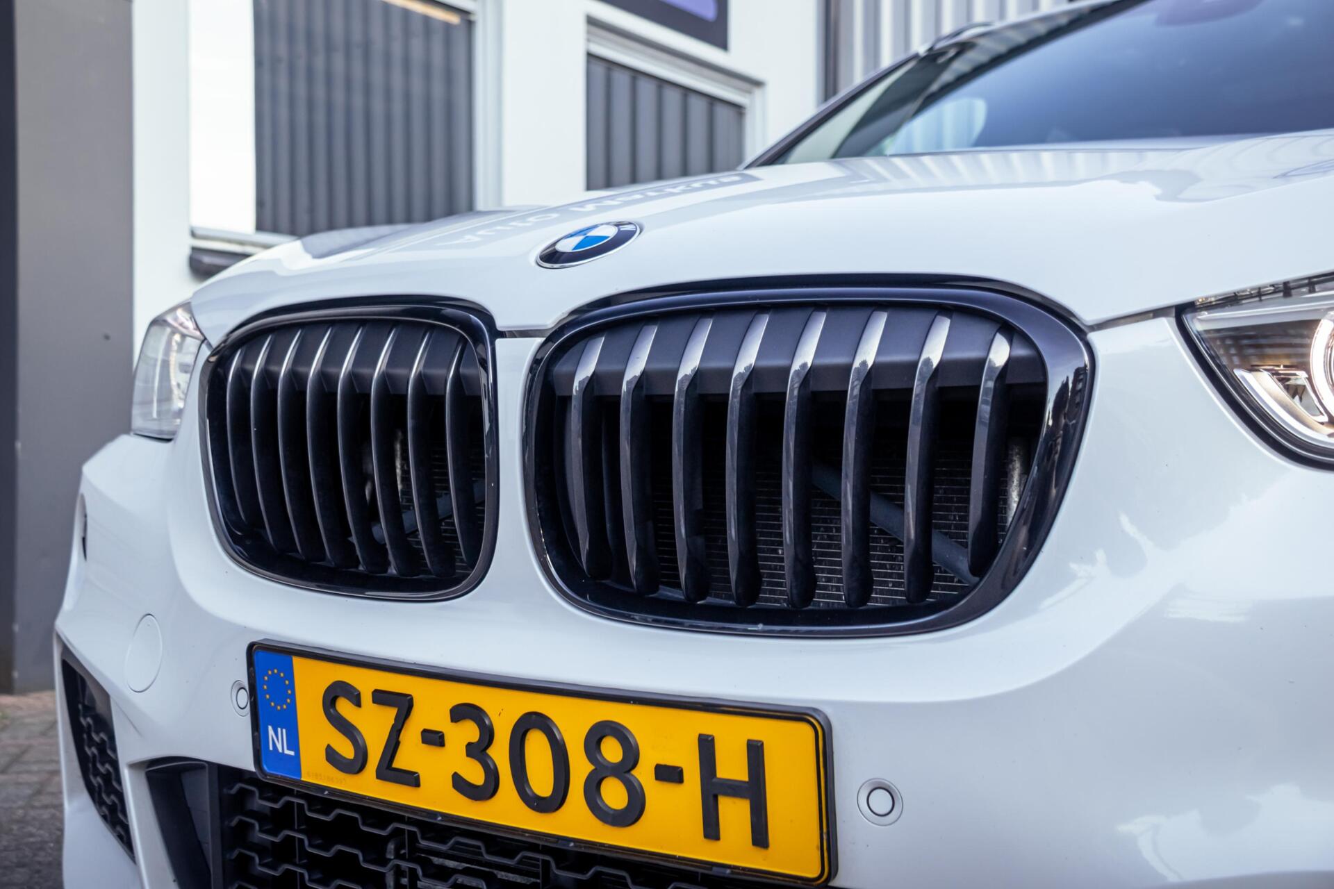 Foto van BMW X1 Xdrive20i