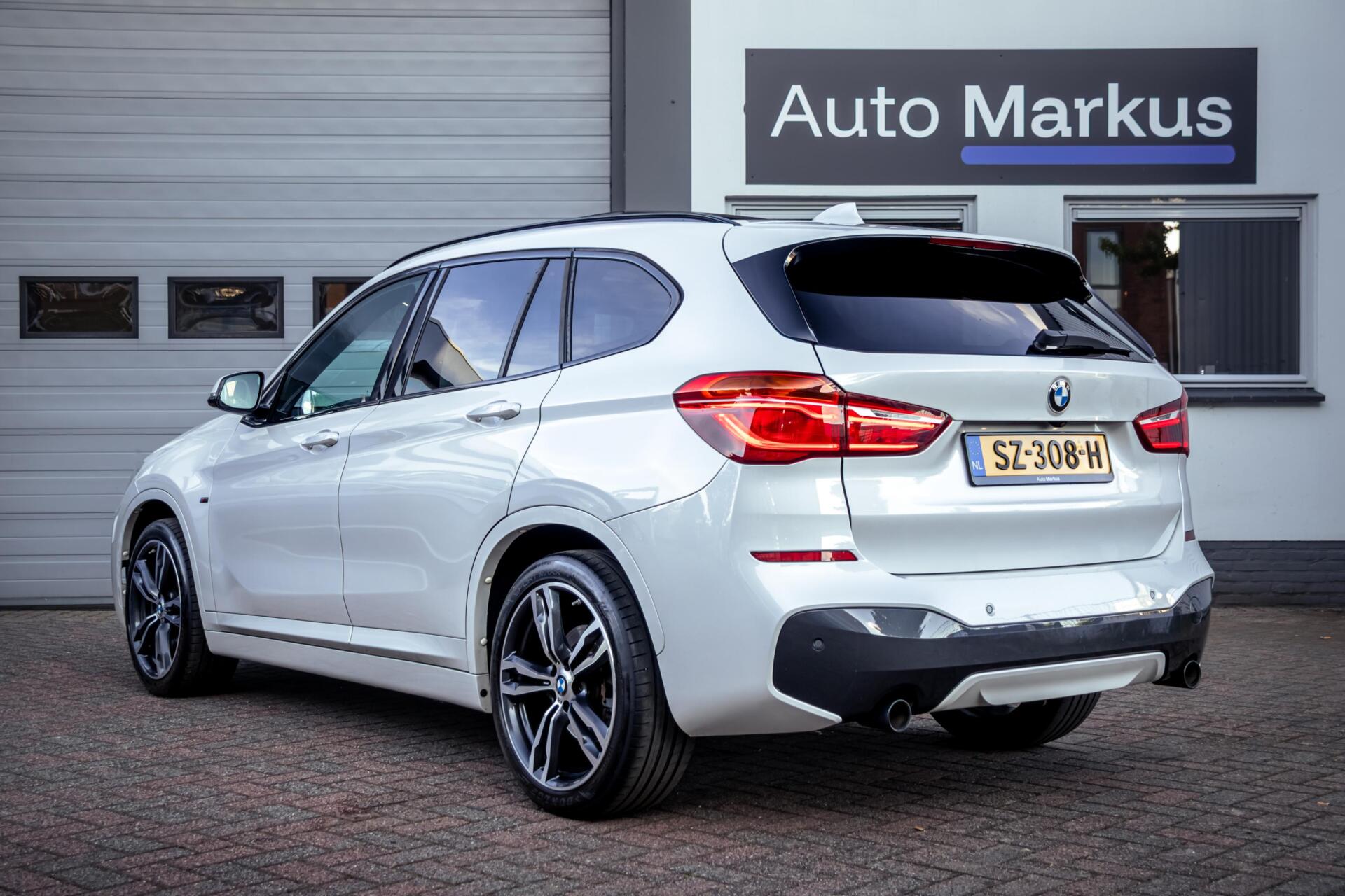 Foto van BMW X1 Xdrive20i