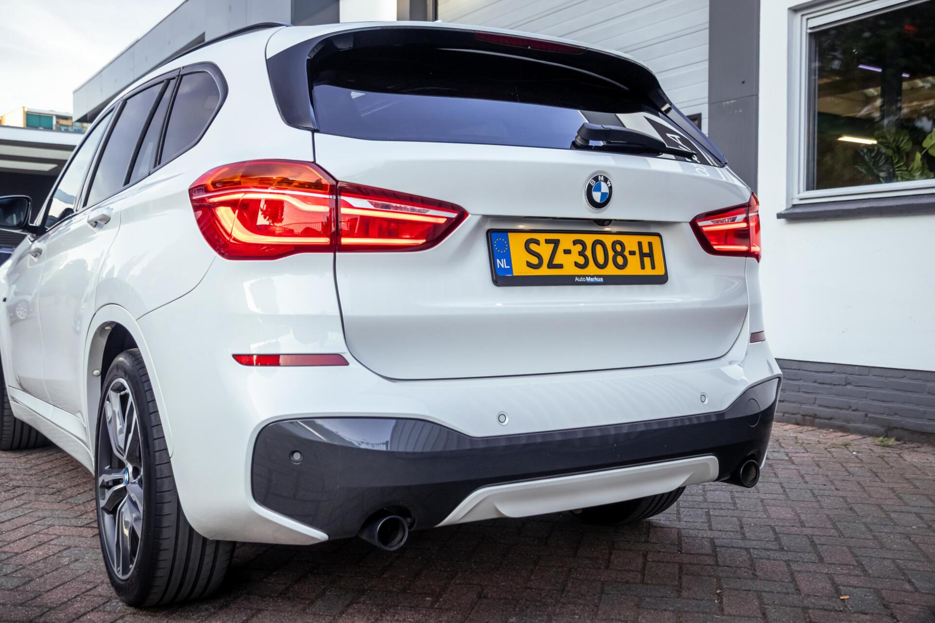 Foto van BMW X1 Xdrive20i