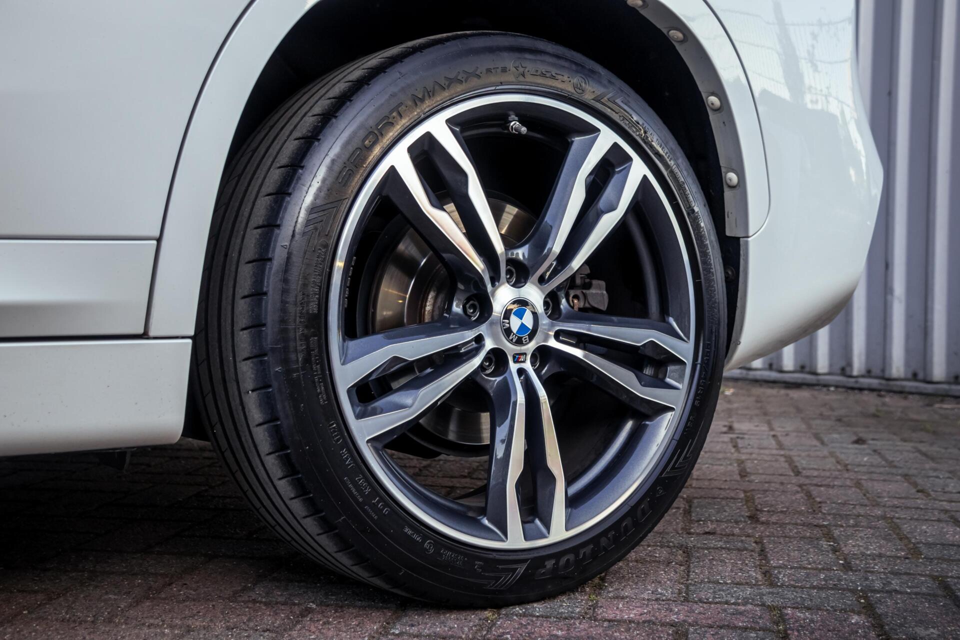 Foto van BMW X1 Xdrive20i