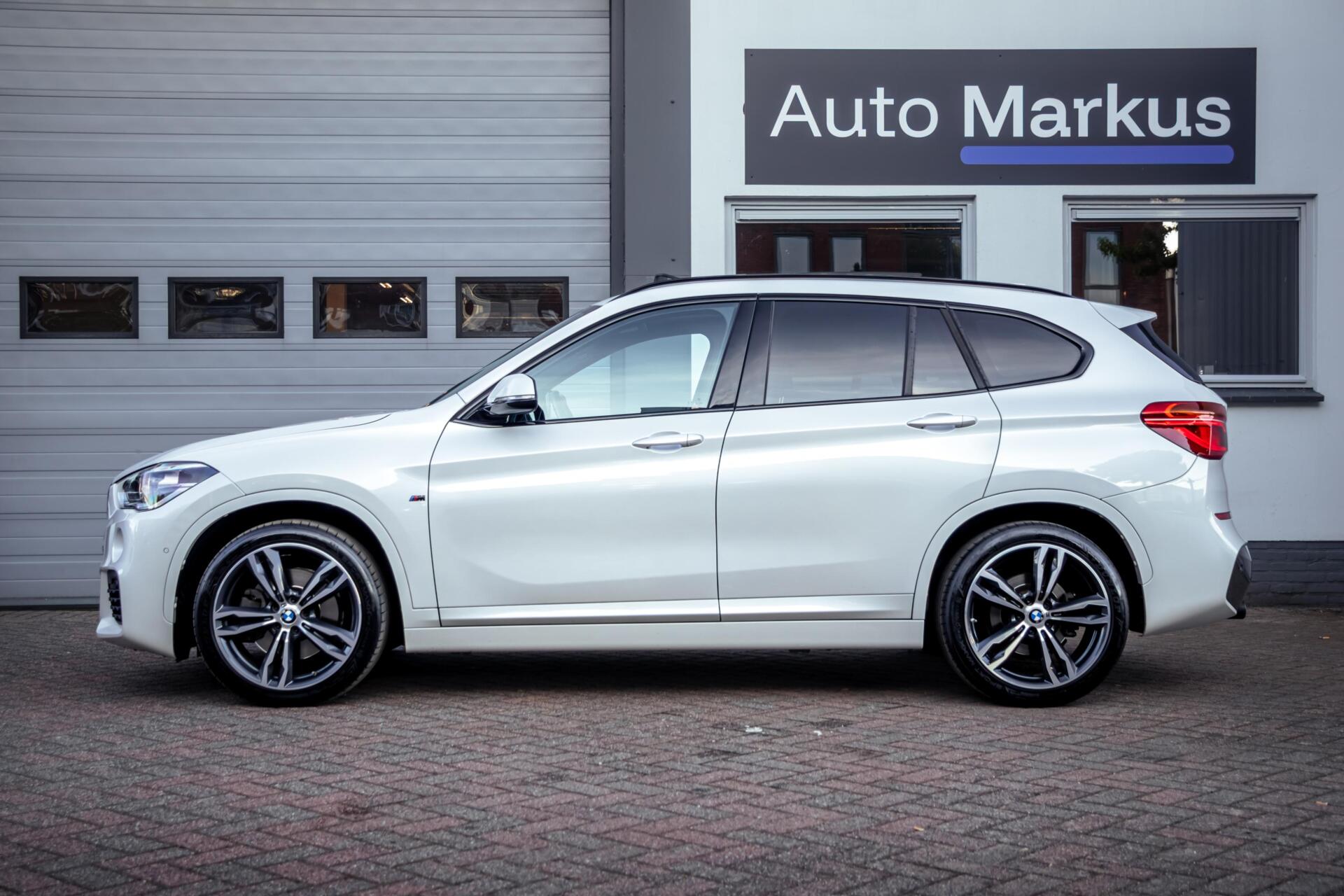 Foto van BMW X1 Xdrive20i