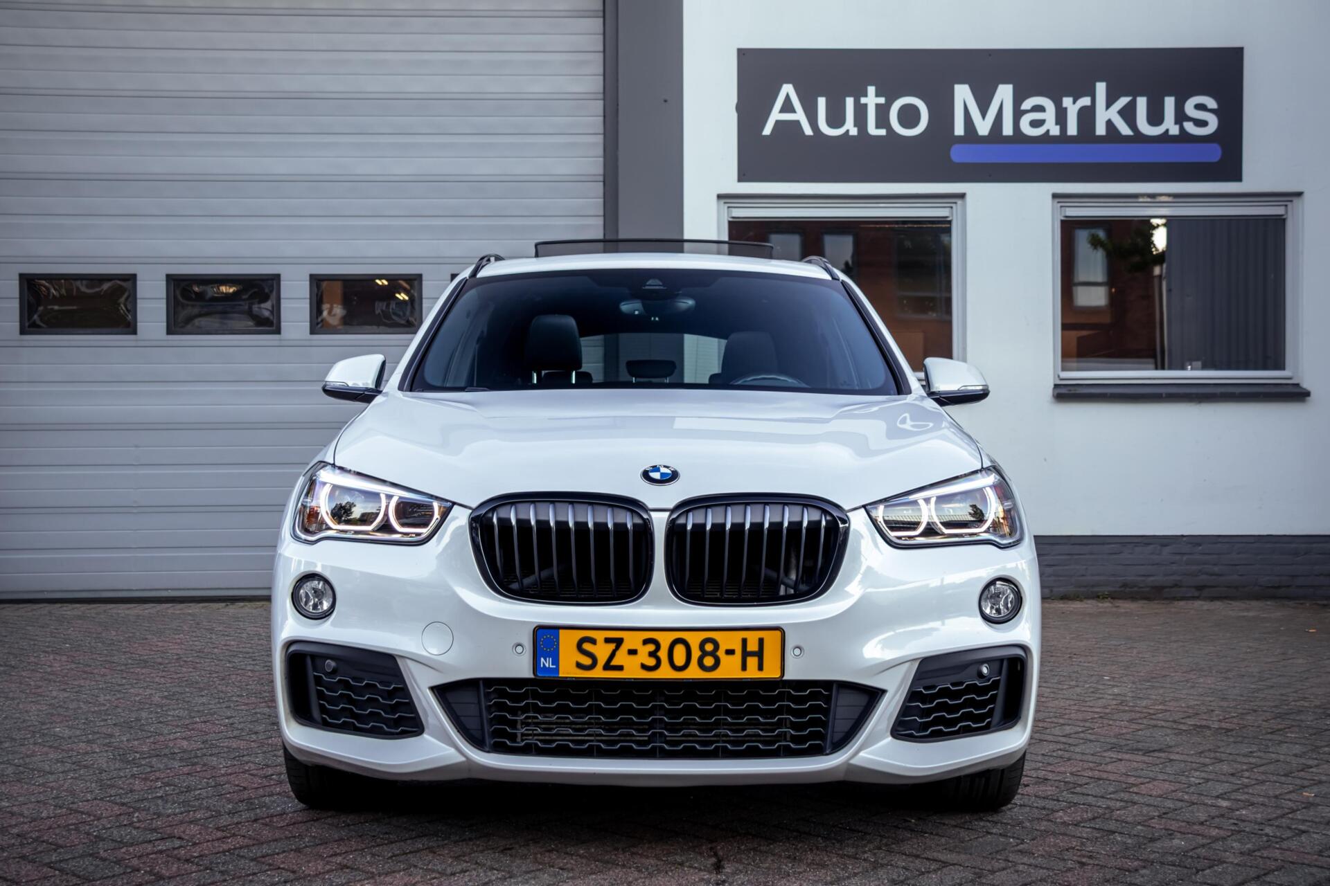 Foto van BMW X1 Xdrive20i
