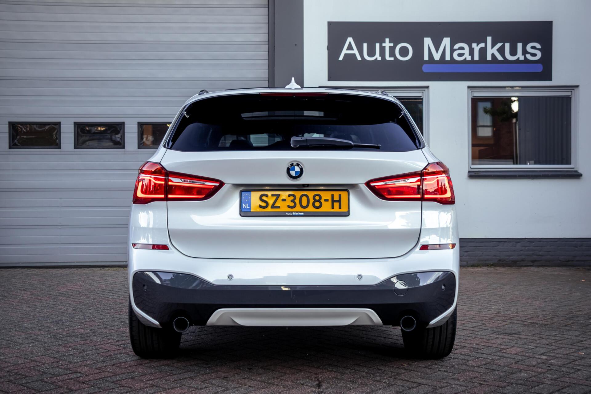 Foto van BMW X1 Xdrive20i