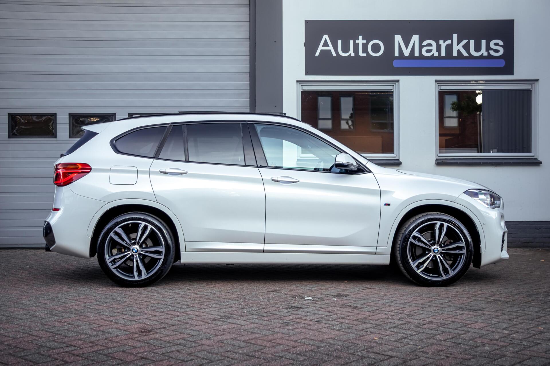 Foto van BMW X1 Xdrive20i