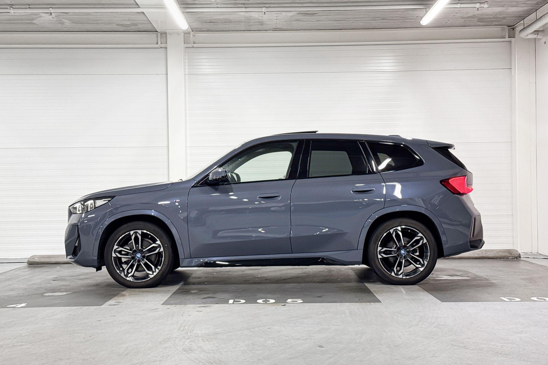 Foto van BMW Ix1 Xdrive30