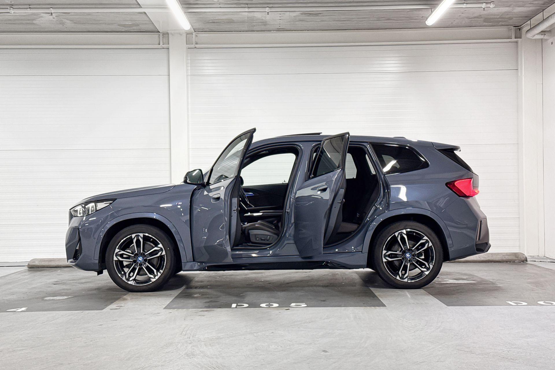 Foto van BMW Ix1 Xdrive30