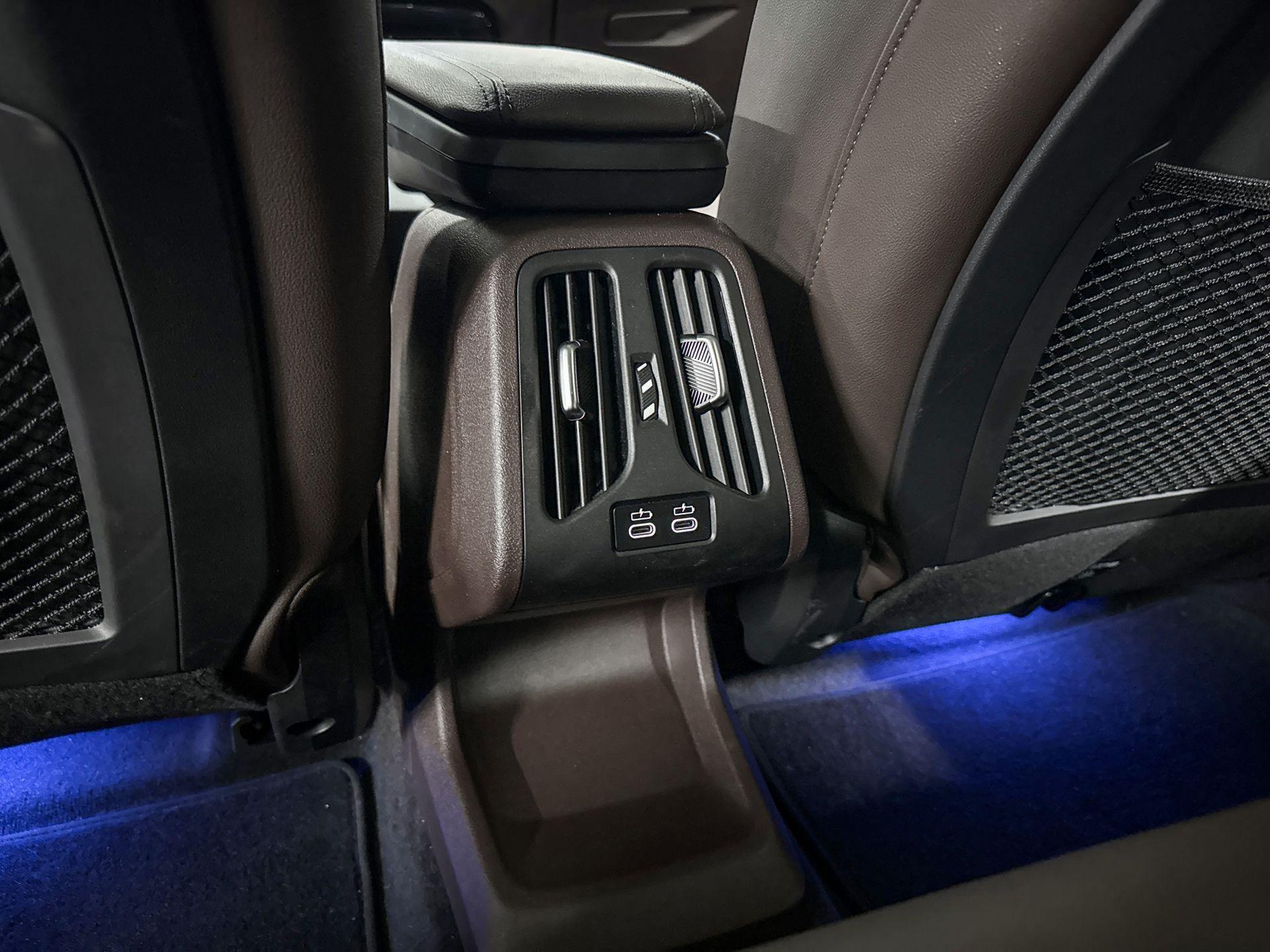 Foto van BMW Ix1 Xdrive30