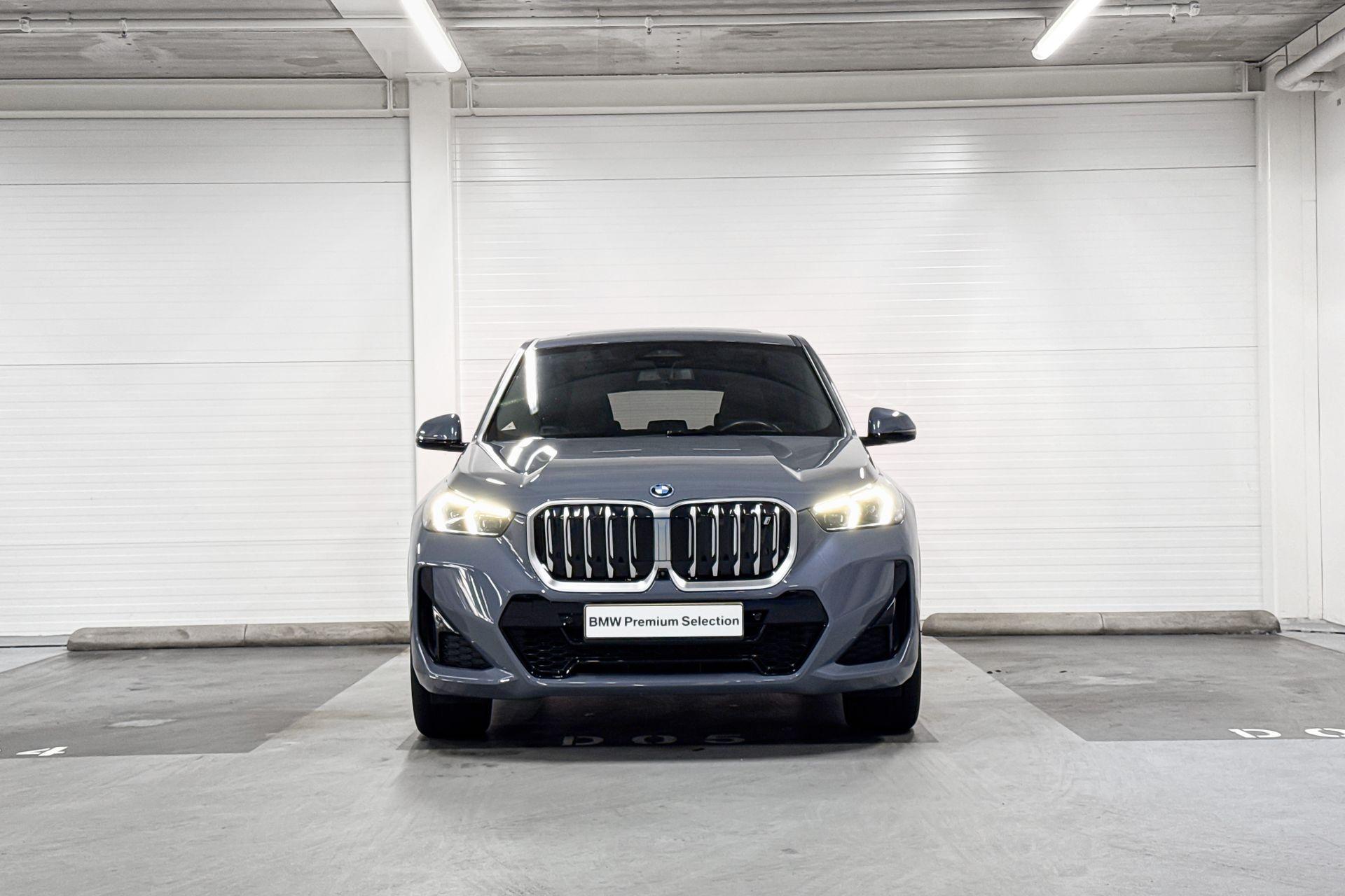 Foto van BMW Ix1 Xdrive30